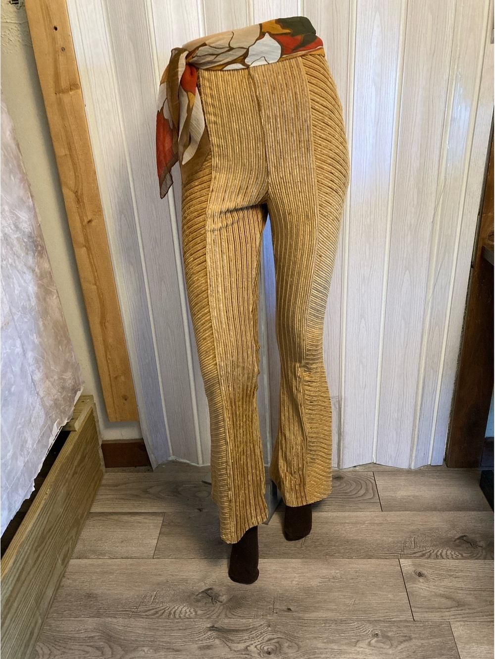 Free People M Gold Ribbed Velvet Flare Pants Pull On Boho 70s Bell Bottom